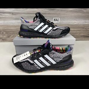 RARE Adidas Ultraboost 5.0 DNA Black White LOVE UNITES PRIDE (size 10.5) GY4424
